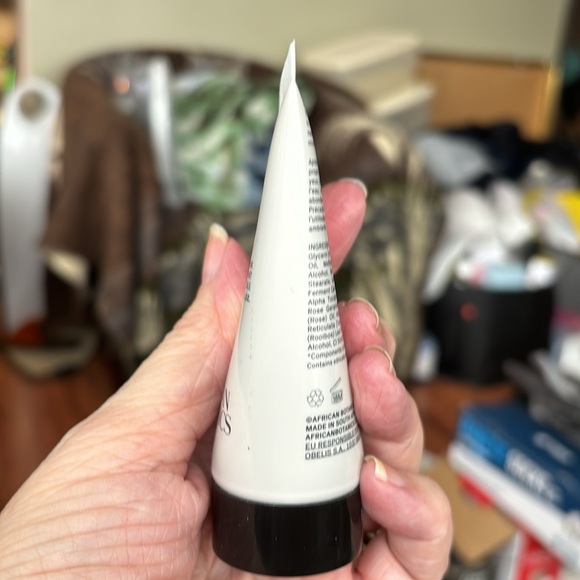 NEW! Mineral cleansing mask 50ml.  New Sealed! - Picture 2 of 3